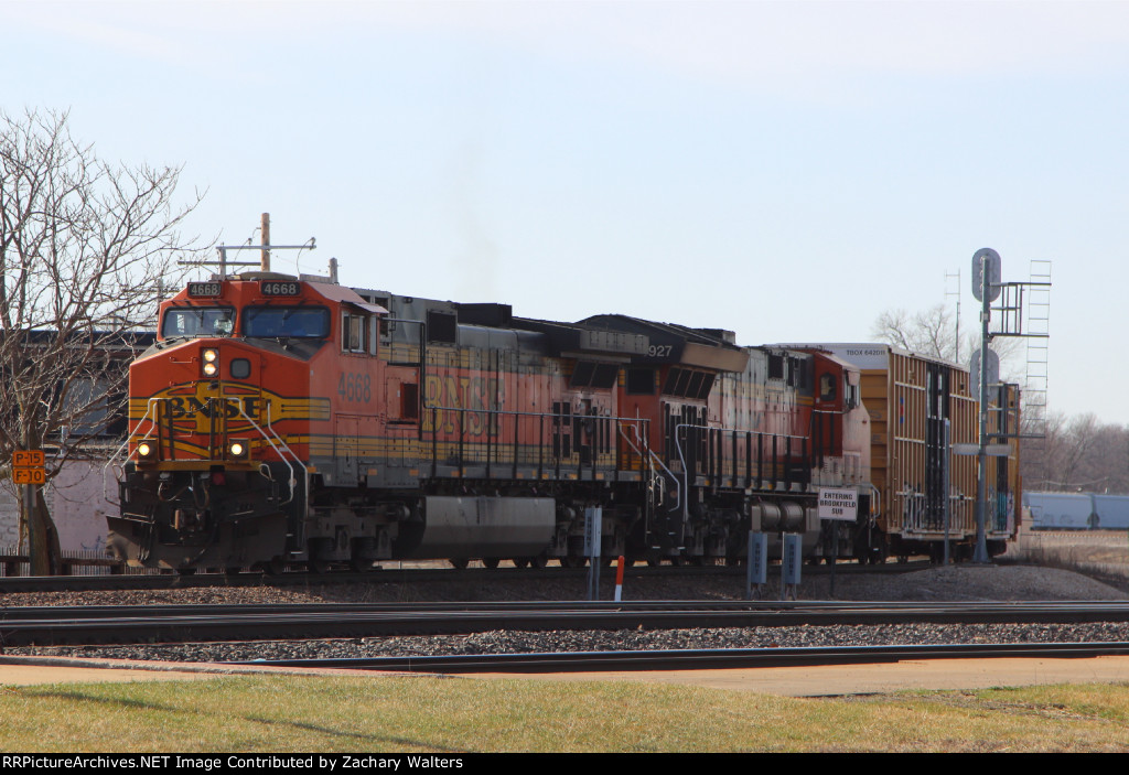 BNSF 4668 3927